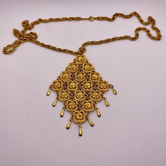 d'orlan Jewelry - Vintage d'orlan filigree pendant and chain